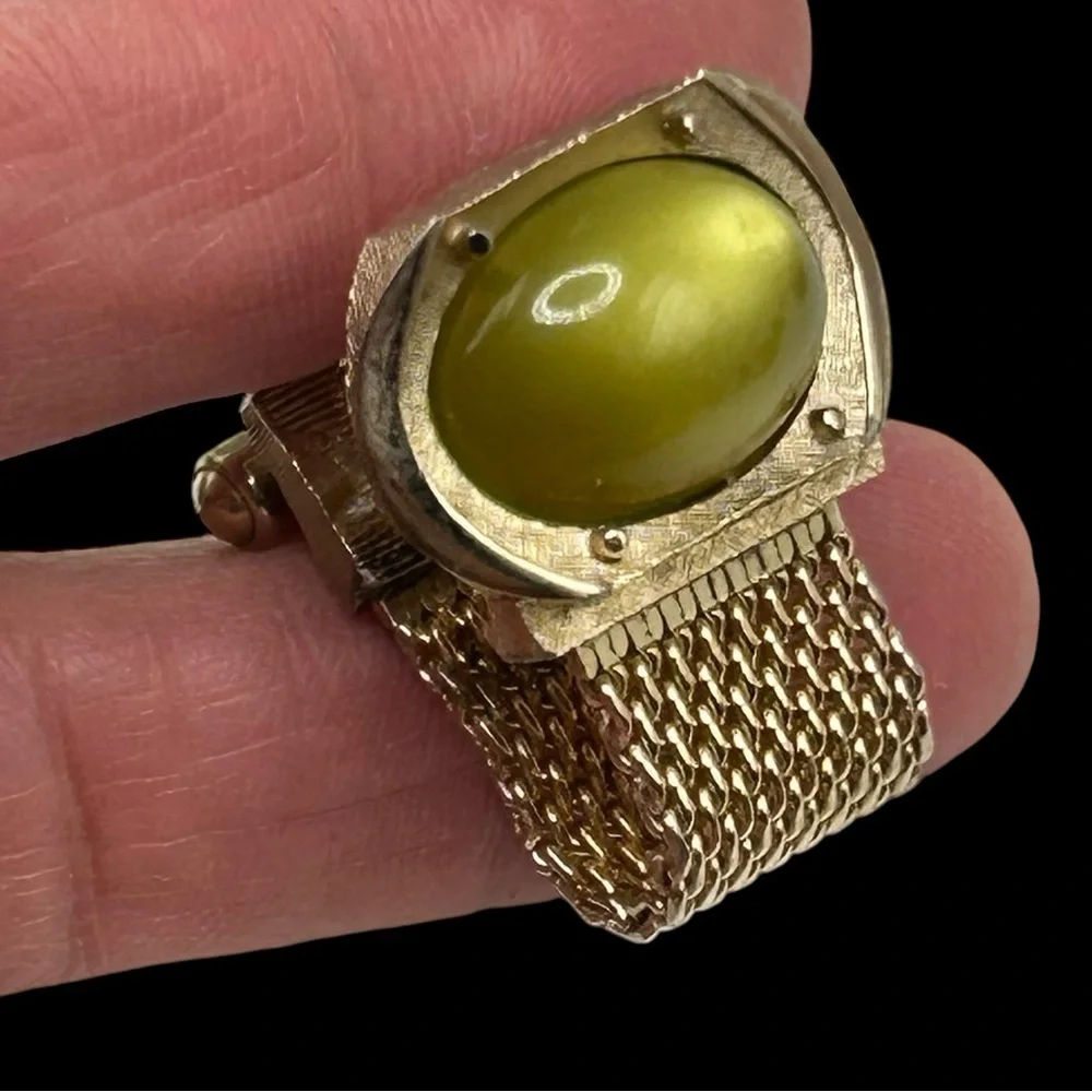 Vintage Swank Olivine Moonglow Lucite Wrap Mesh Cuff Links